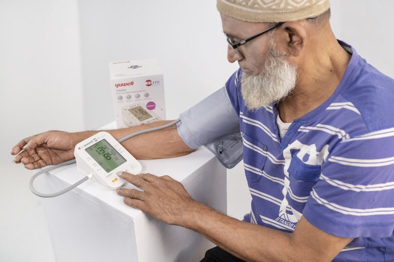 নিয়মিত নিজের প্রেশার নিজেই মাপুন!