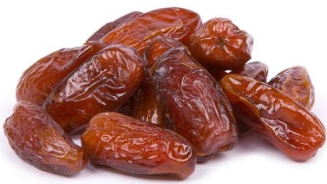 সাতটি খেজুর ও দুধ দিয়ে নাস্তা