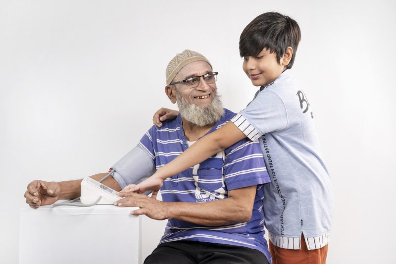 নিয়মিত নিজের প্রেশার নিজেই মাপুন!