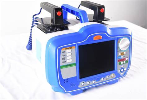 Semi Auto Defibrillator with Monitor | M&B |DM7000| China